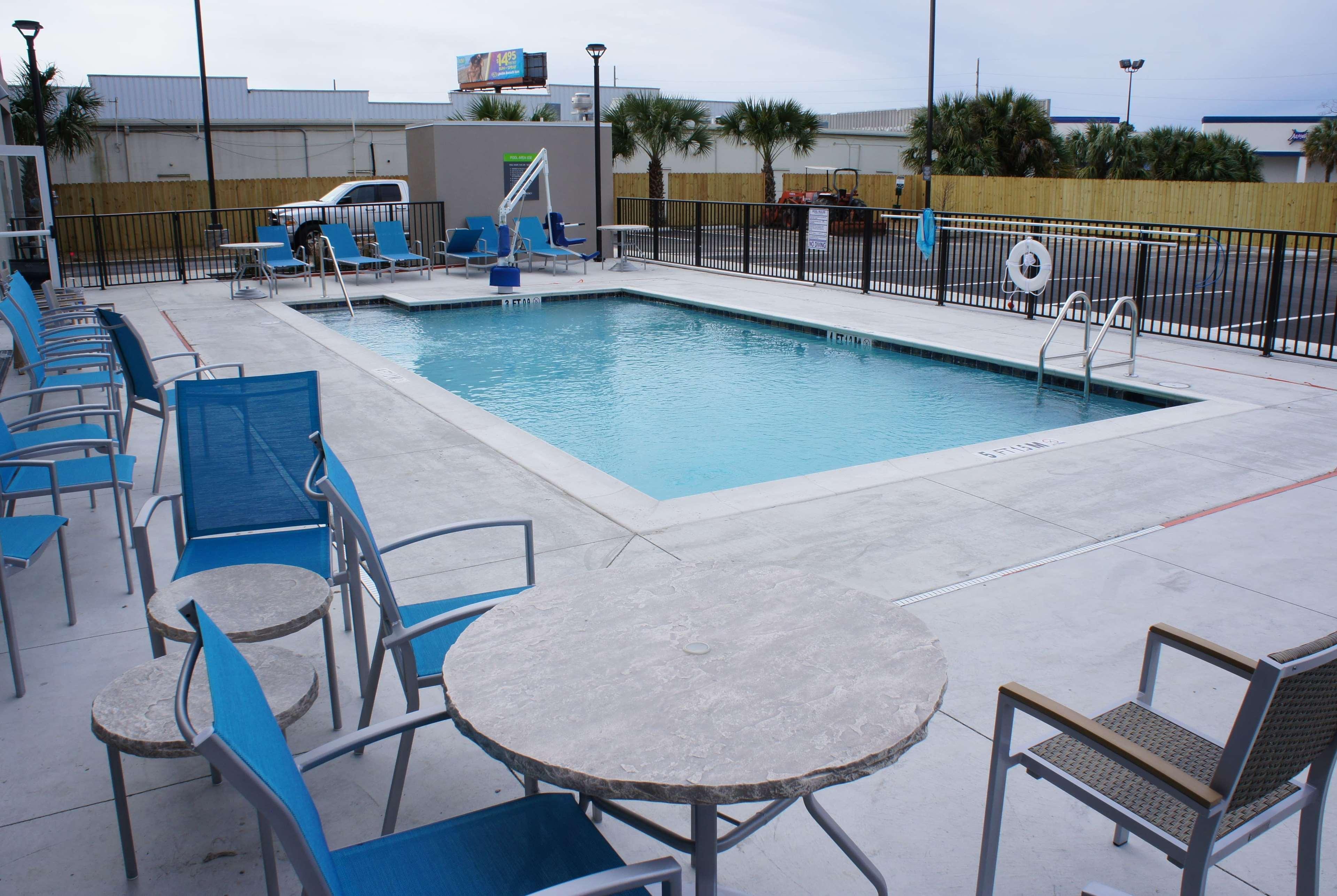 La Quinta By Wyndham Mobile Hotel Buitenkant foto